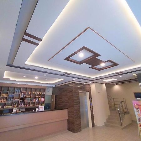 Golden Inn Ambon Exterior foto